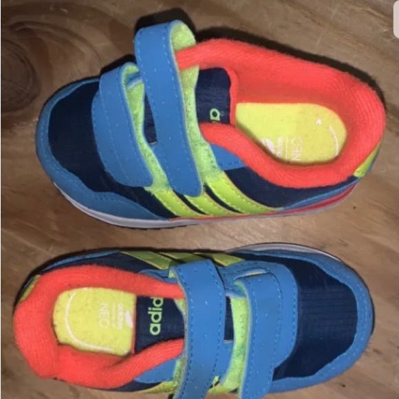 Children’s Adidas sneakers NEO V jog Toddler size 5, new without box - Picture 2 of 5